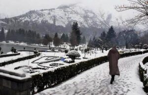 Mercury plummets across Kashmir Valley, Srinagar shivers at -5.9°C