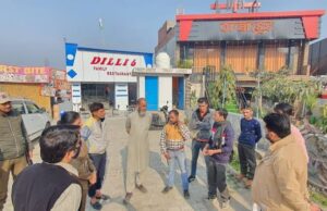 Sidhra road closed by owners of restaurants that were shut for being on Forest land.