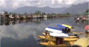 A new policy that permits houseboats in Jammu and Kashmir to undergo renovation has become a ray of hope for the tourism industry in the region.