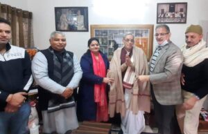 J&K BJP felicitates Padma Shri Awardee Prof. Vishwamurti Shastri