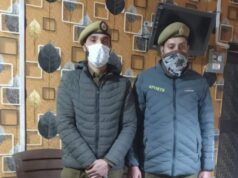 Srinagar Police arrested two accused from West Bengal & recovered gold items worth Lakhs of Rupees. They had committed burgarly in Srinagar and ran away.It is again requested to all Citizens of Srinagar to get tenant verification done before giving any accomodation on rent.