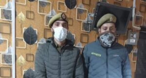 Srinagar Police arrested two accused from West Bengal & recovered gold items worth Lakhs of Rupees. They had committed burgarly in Srinagar and ran away.It is again requested to all Citizens of Srinagar to get tenant verification done before giving any accomodation on rent.