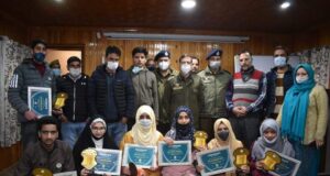Police felicitates position holders of 10th class examination in Budgam