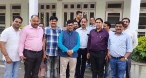 Principal Secretary SED visits Udhampur, reviews functioning of education sector