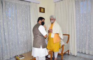 Satish Sharma meets LG, demands District for Billawar.