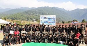 Northern Army Commander felicitates Winners of 1st Inter Services Paragliding X-Country Championship-2022 at Bir Billing (H.P)