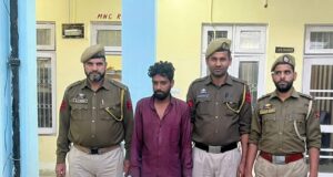 PS Miran Sahib Solves Theft Case Within HoursRecovers 6 Android Phones,1 Laptop and Stolen cash total worth 2 Lakh