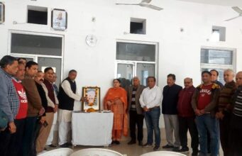 Paid tribute to Sher-e-Duggar lala Hansraj mahajan ji on his death anniversary at mahajan sabha Talab Tillo Jammu