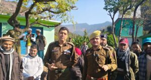 SSP Poonch Meets Residents of village Digwar Terwan Across the Fence