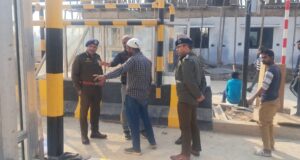 November 30, 2024: *DIG JSK RANGE SHIV KUMAR SHARMA IPS VISITED DIFFERENT RING ROAD LOCATIONS OF JAMMU , SAMBA DISTRICT.* Today on 30.11.2024 The Dy. Inspector General of Police (DIG) of Jammu-Samba-Kathua Range (JSK) Range, Sh. Shiv Kumar Sharma-IPS visited different Ring Road Locations of district Jammu i.e Vijaypur, Sikandarpur kothey,