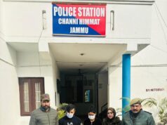 JAMMU 𝗣𝗢𝗟𝗜𝗖𝗘 𝗧𝗜𝗚𝗛𝗧𝗘𝗡 𝗡𝗢𝗢𝗦𝗘 𝗢𝗡 𝗗𝗥𝗨𝗚 𝗣𝗘𝗗𝗗𝗟𝗘𝗥𝗦: 𝗙𝗜𝗥 𝗥𝗘𝗚𝗜𝗦𝗧𝗘𝗥𝗘𝗗, 𝟬2 NOTORIOUS 𝗗𝗥𝗨𝗚 𝗣𝗘𝗗𝗗𝗟𝗘𝗥S (Husband and Wife) 𝗔𝗥𝗥𝗘𝗦𝗧𝗘𝗗, 28 𝗚𝗠 𝗛𝗘𝗥𝗢𝗜𝗡 𝗥𝗘𝗖𝗢𝗩𝗘𝗥𝗘𝗗 UNDER OPERATION SANJEEVANI